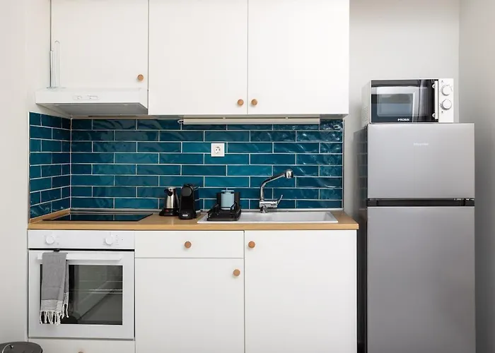 Adorable Modern 3 Apartment *